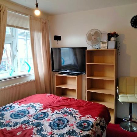Cosy Room 2 Лондон Экстерьер фото